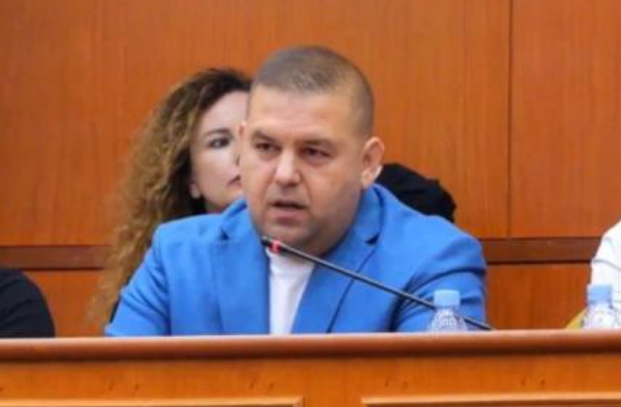 Ish sekretari i Përgjithshëm i LSI  Transporti publik po bëhet me standardet e BE në Tiranë