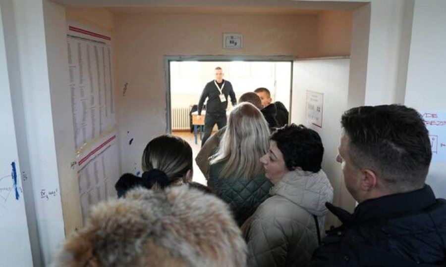 Votimi deri në orën 17 00  shkon në 38  pjesëmarrja e votuesve në zgjedhjet parlamentare në Kosovë