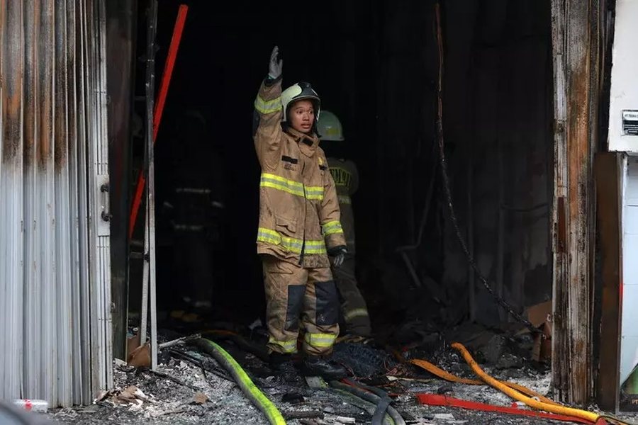 U përfshinë nga flakët ndërsa flinin në dhomat e tyre  16 viktima nga zjarri në një azil pleqsh