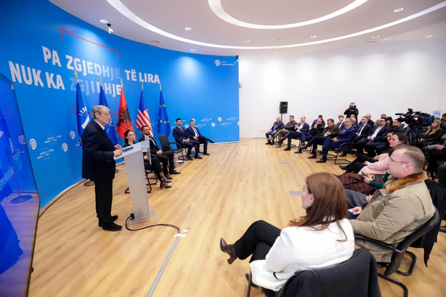 Berisha  Nuk ka forcë në botë që e mban në pushtet Edi Ramën në qoftë se ne i pushtojmë sheshin