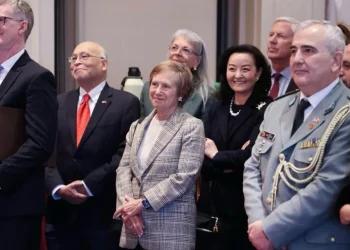 FOTOT/ Nga Yuri Kim te Alexander Arvizu, ja si duken sot diplomatët amerikanë që shërbyen në Shqipëri. Të pranishëm për festën e 113-vjetorit të Pavarësisë në..