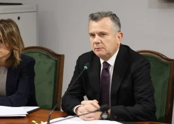 “Ligji për Diskriminimin, ndryshimet të zbatohen edhe në diasporë”/Balla: Duhet ndryshuar qasja në përkujdesjen ndaj bashkatdhetarëve