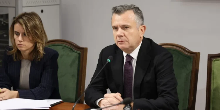 “Ligji për Diskriminimin, ndryshimet të zbatohen edhe në diasporë”/Balla: Duhet ndryshuar qasja në përkujdesjen ndaj bashkatdhetarëve