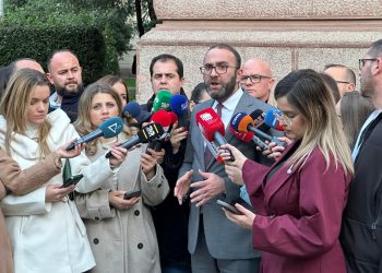 Bardhi: Do kërkojmë që Këshilli i Mandateve të mblidhet në fillim të javës, Peleshi po i jep kohë Ballukut të prishë provat