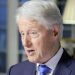 Bill Clinton reagon për herë të parë pas publikimit të fotos në pishinë me Maxwell