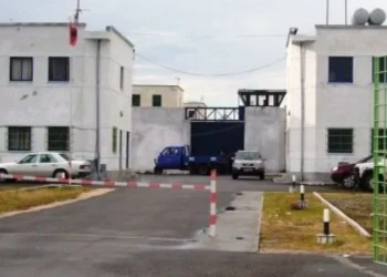 “Ishte nën masë mjekësore”, kush është 31-vjeçari që tentoi të arratisej nga burgu i Shënkollit