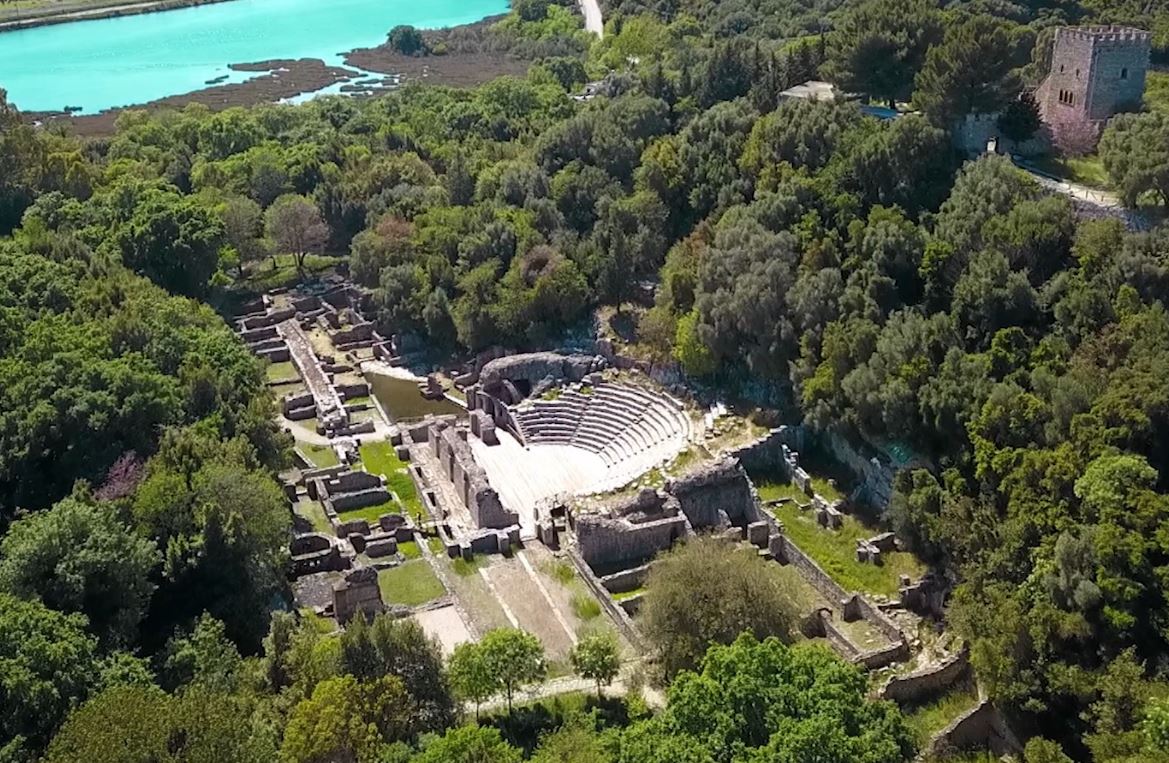 Lejuan ndërtimet pa leje në Butrint  Prokuroria Sarandë çon në gjyq 5 persona  mes tyre kryeinspektorin dhe inspektorët e IVMT