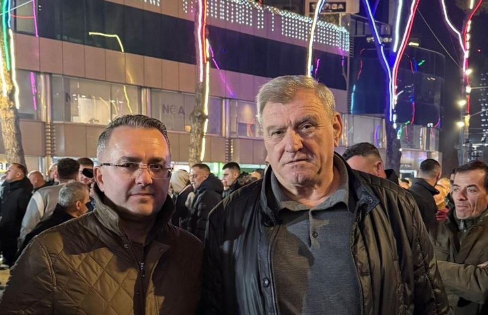  Njerëzit më pyesin  pse del në krah të Berishës    Duka  Problem s është e majta  por kleptokracia