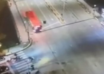 VIDEO / Zbardhet aksidenti i autobusit të Unazës, të plagosur drejtuesja e biçikletës dhe tre pasagjerë