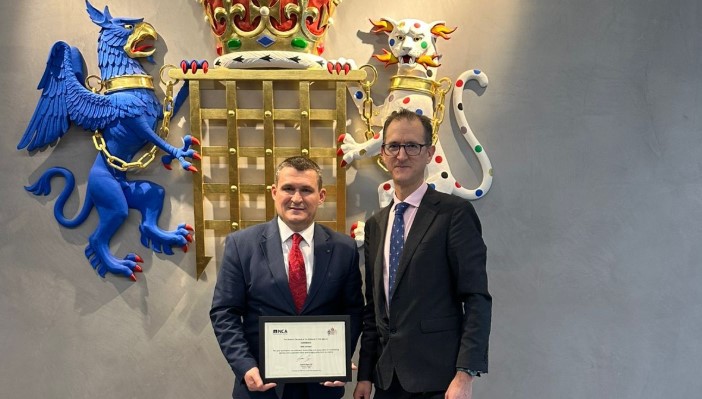  Drejtuesi i SPAK tregoi guxim dhe integritet në luftën kundër krimit të organizuar    NCA në Britaninë e Madhe vlerëson Dumanin