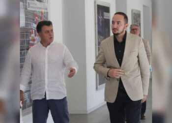 Noka sulmon Salianjin: U vetëpërjashtua që kur u ul me Ergys Agasin, Suel Çelën dhe Ben Qimen