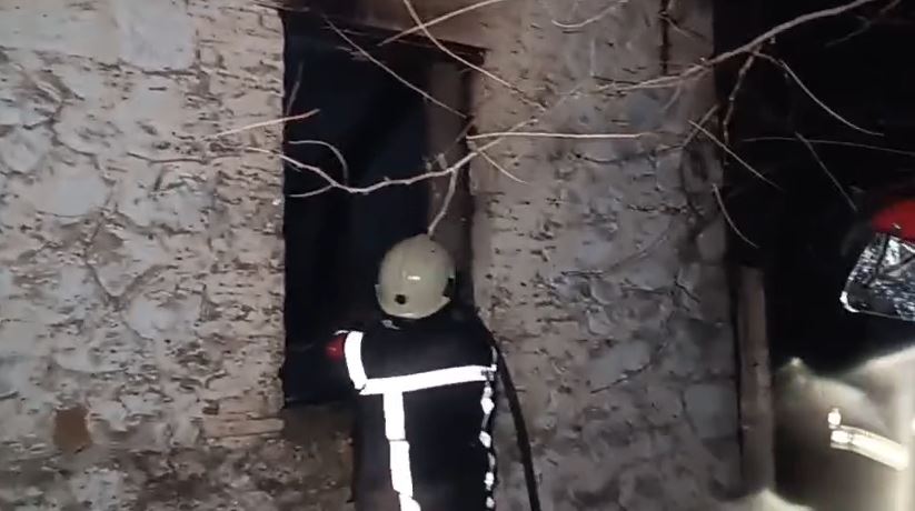 Digjet një shtëpi e pabanuar në Lushnjë  dyshohet për zjarrvënie të qëllimshme