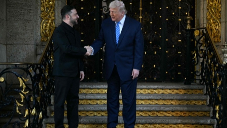 Bisedimet për paqen  Zelensky mbërrin në Mar a Lago  shtrëngon duart me Trump 