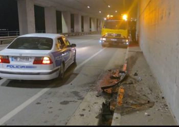 Aksident i rëndë në Pogradec! Makina përplaset me murin e tunelit, dy të plagosur