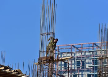 Rriten pagat në sektorin e ndërtimit, Tatimet: Nuk ka rrogë nën 60 mijë lekë, mbrohet punëmarrësi dhe…