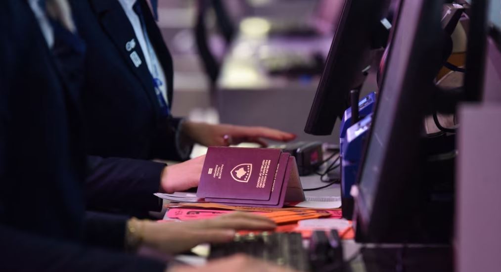 Në vitin e dytë të liberalizimit të vizave  bien kërkesat për azil në BE