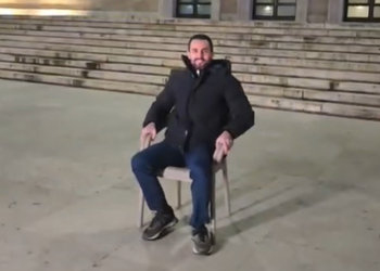 Protesta para Kryeministrisë, procedohet nga policia Adriatik Lapaj: Zaptoi hapësirën publike