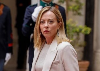 Kryeministrja italiane nuk heq dorë: Kampet e emigrantëve në Shqipëri do të funksionojnë sipas planit