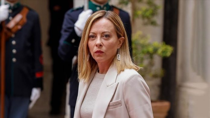 Kryeministrja italiane nuk heq dorë  Kampet e emigrantëve në Shqipëri do të funksionojnë sipas planit