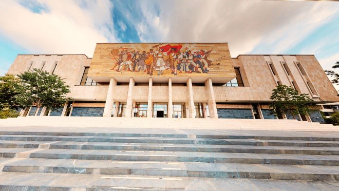 Rama ndan pamje nga kantieri i Muzeut Historik  Një thesar i rëndësishëm i turizmit kulturor