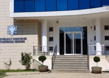 Morën paratë dhe u zhdukën pasi premtuan makina me qira online/ Prokuroria e Shkodrës dërgon në gjyq katër persona (EMRAT)