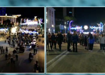 “Foltorja” e opozitës/ Berisha mbledh në protestë para Kryeministrisë një grusht militantësh. Ja kush mban fjalën sot