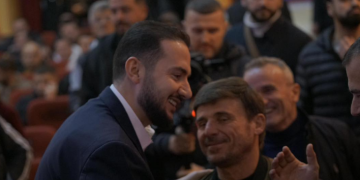 Salianji falenderon demokratët pas takimit në Elbasan: Ftoj të gjithë opozitarët ta bëjmë sërish PD shtëpinë politike të shumicës së shqiptarëve