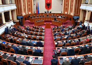 Seancë maratonë/ Miratohen 13 projektligje, AMF me drejtues të ri, zgjidhet Komisioneri i Shërbimit Civil