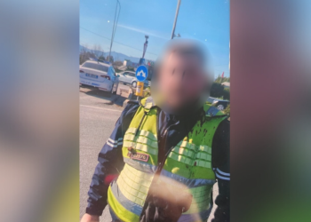 Polici bashkiak dhunon punonjësit e IMT në Vlorë, efektivi i “Rrugores” qëllon me armë