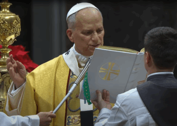 Mesha e parë e Krishtlindjes nga Papa Leoni XIV: Një ekonomi e shtrembëruar i trajton njerëzit si mall