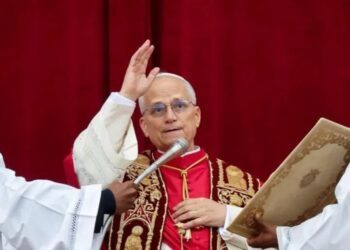 Mesazhi “Urbi et Orbi”, Papa thirrje Kievit e Moskës të ulen në bisedime, mesazh edhe për Gazën