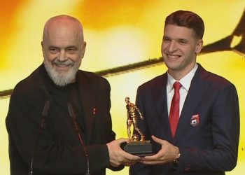 Kryeministri Rama jep çmimin, zgjidhet “Lojtari i Vitit” te Kombëtarja