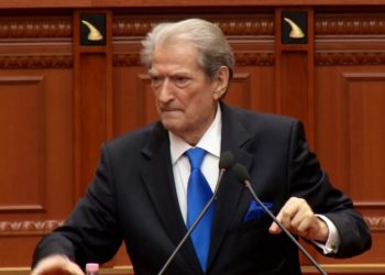 “Rama e ka quajtur PS-në bordello”, Berisha: Është i kapur si miu në çark…