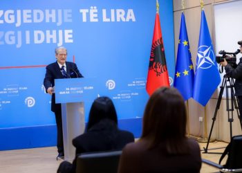 Berisha fton shqiptarët në protestë: Të bashkohemi pavarësisht dallimeve të përmbysim regjimin!