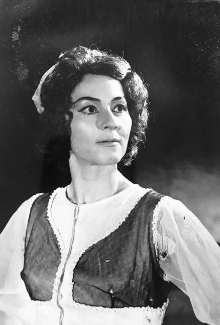 zoica-haxho-—-e-pandalshmja-qe-arriti-majat-skenike