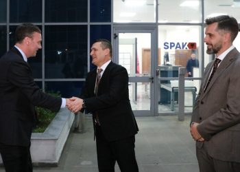 Zyrtari amerikan vizitë në SPAK: Përpjekjet e Dumanit vendosën standard për bashkëpunim kundër organizatave kriminale!