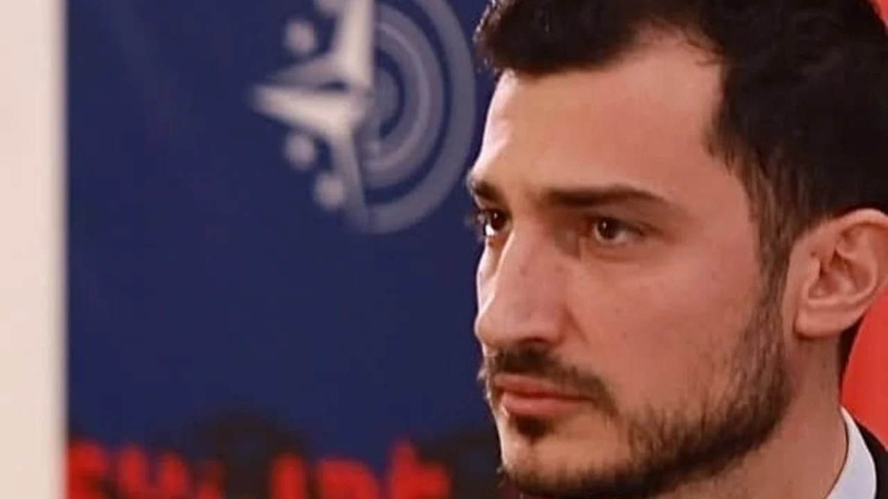 Avokati i Popullit  pretendimet e ngritur nga PD  Reagon Mustafaj  Efekti i oborrit duhet thyer  Marrëzia duhet të marrë fund