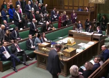 700 familjeve shqiptare u kërkohet të largohen vullnetarisht nga Anglia/ 3 mijë paund për të lënë vendin. Kërkesa nga..