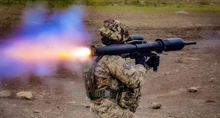 Kosova merr armatim antitank nga Gjermania  çfarë është PANZERFAUST 3