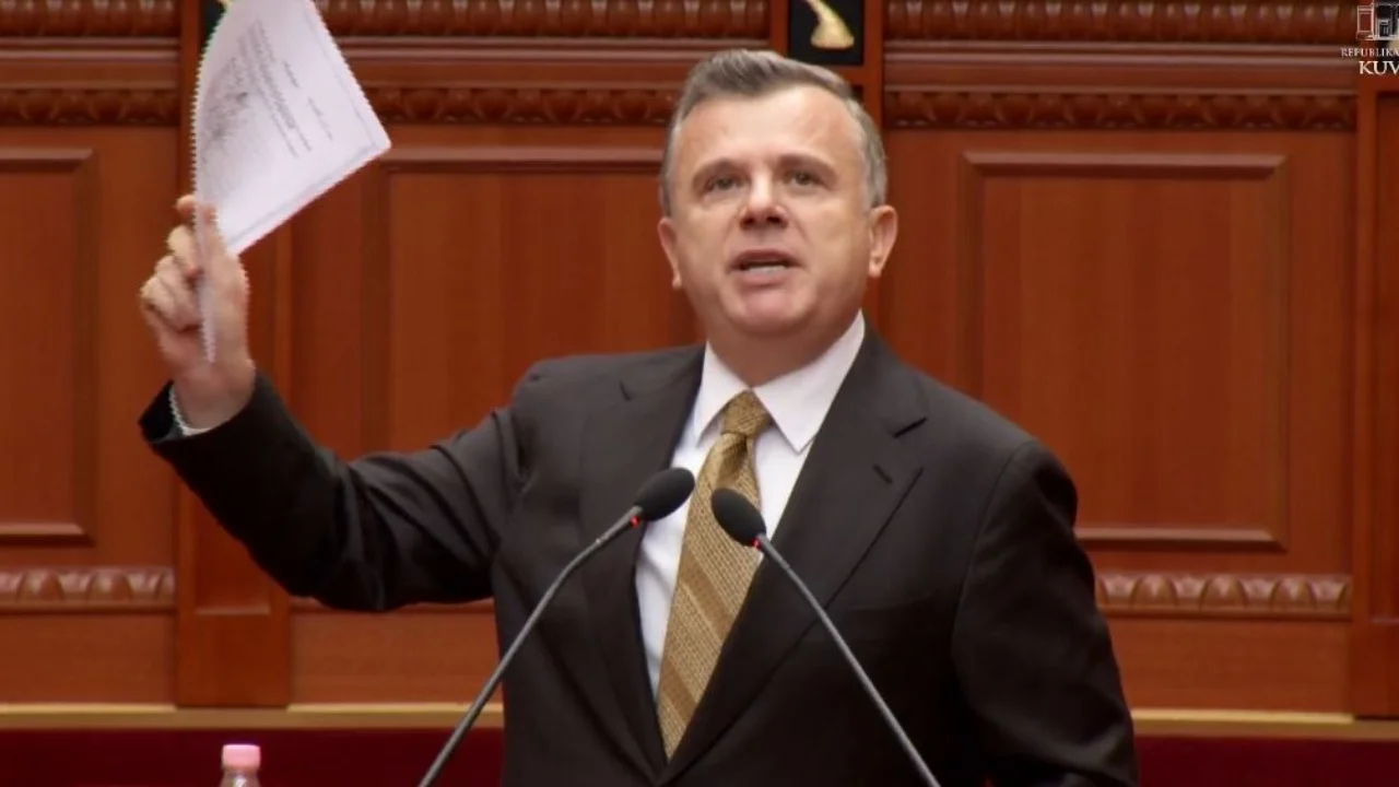  Ne jemi Kryesia e PD    Balla nxjerr firmat për Shabanin  Tani na thoni  i ka mbledhur Salianji 