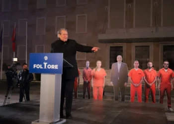 Berisha paralajmëron vijimin e “Foltoreve”: Ky regjim po shkërmoqet! E nisim vitin me protesta..