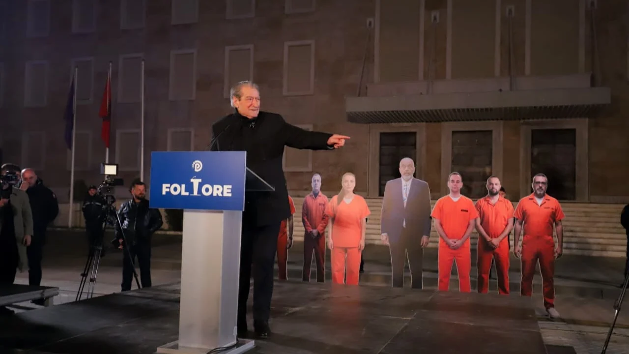 Berisha paralajmëron vijimin e  Foltoreve   Ky regjim po shkërmoqet  E nisim vitin me protesta  