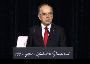 “Urdhri i Skënderbeut”/ Begaj vlerëson personalitetet e botës shqiptare: Kapitull i rëndësishëm i historisë sonë!