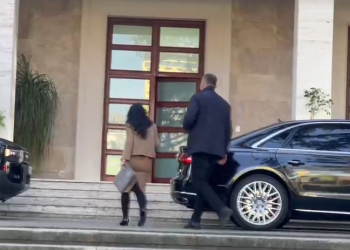 Rama mbledh qeverinë, e pranishme dhe zv.kryeministrja Belinda Balluku