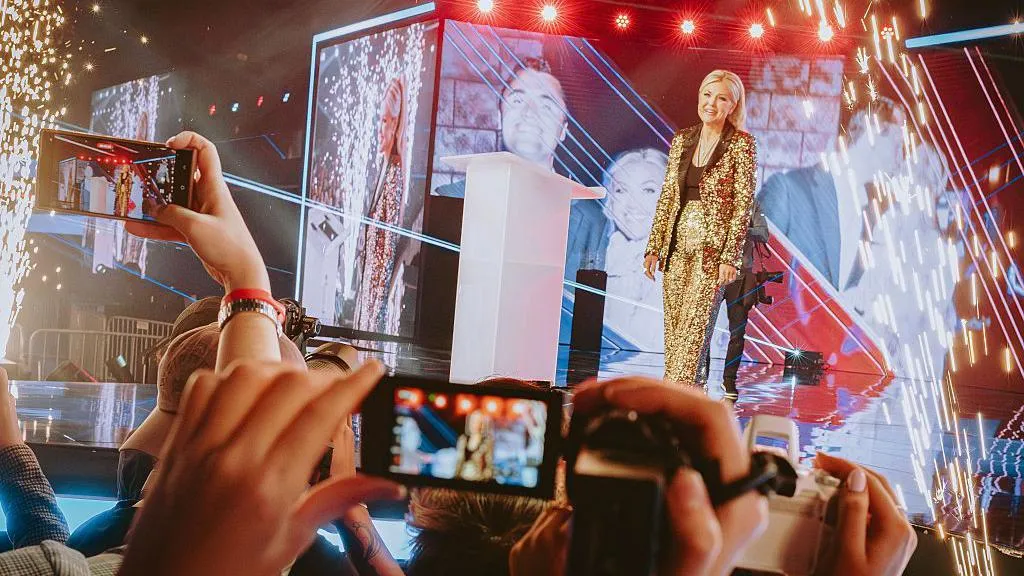 Erika Kirk mbështet JD Vance për president  tensione dhe përçarje në kampin konservator