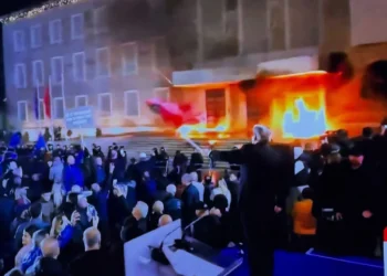 Protesta e opozitës para Kryemistrisë, reagon Balla: Sali, ti nuk e djeg dot më Shqipërinë