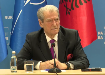 Avokati i Popullit, Berisha: Firmat u tërhoqën para se të dërgoheshin në Kuvend, u kërkua ndjesë