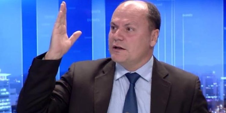 “PD dha firma ‘pa doganë’ për Shabanin”, Bislim Ahmetaj: Nuk rregullohen gabimet me ndjesa në FB