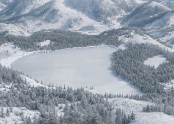 “Pamje përrallore”, Rama publikon foto nga Lura e mbuluar me borë