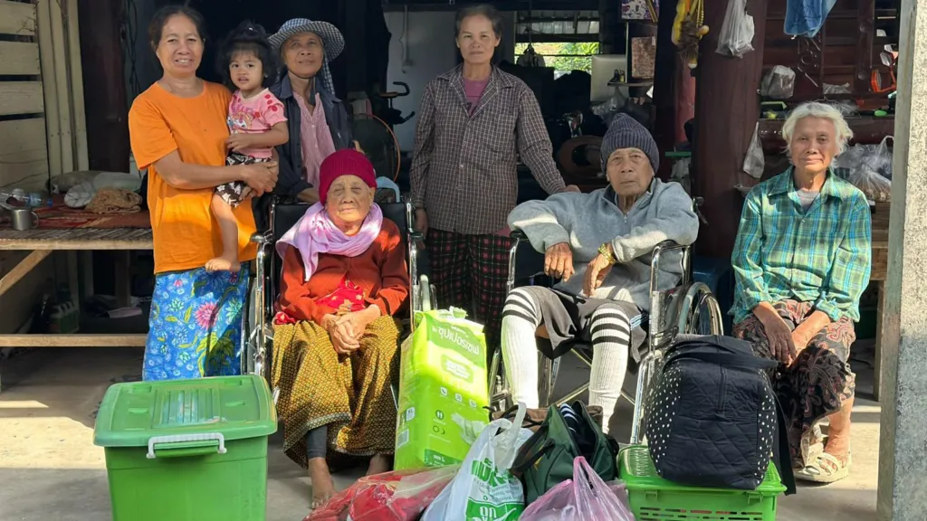 Mijëra persona largohen nga kufiri Tajlandë Kamboxhia pas përplasjeve të përgjakshme